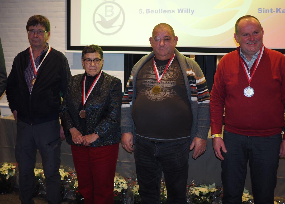 pitts-2024-12-14-pe-antwerpen-kleine-halve-fond-asduif-jonge-2.jpg
