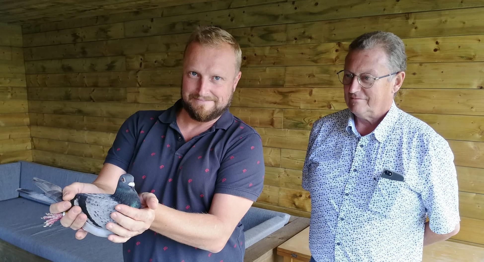Jacobs W-J & Zn nemen een goede start op de snelheidsvluchten.