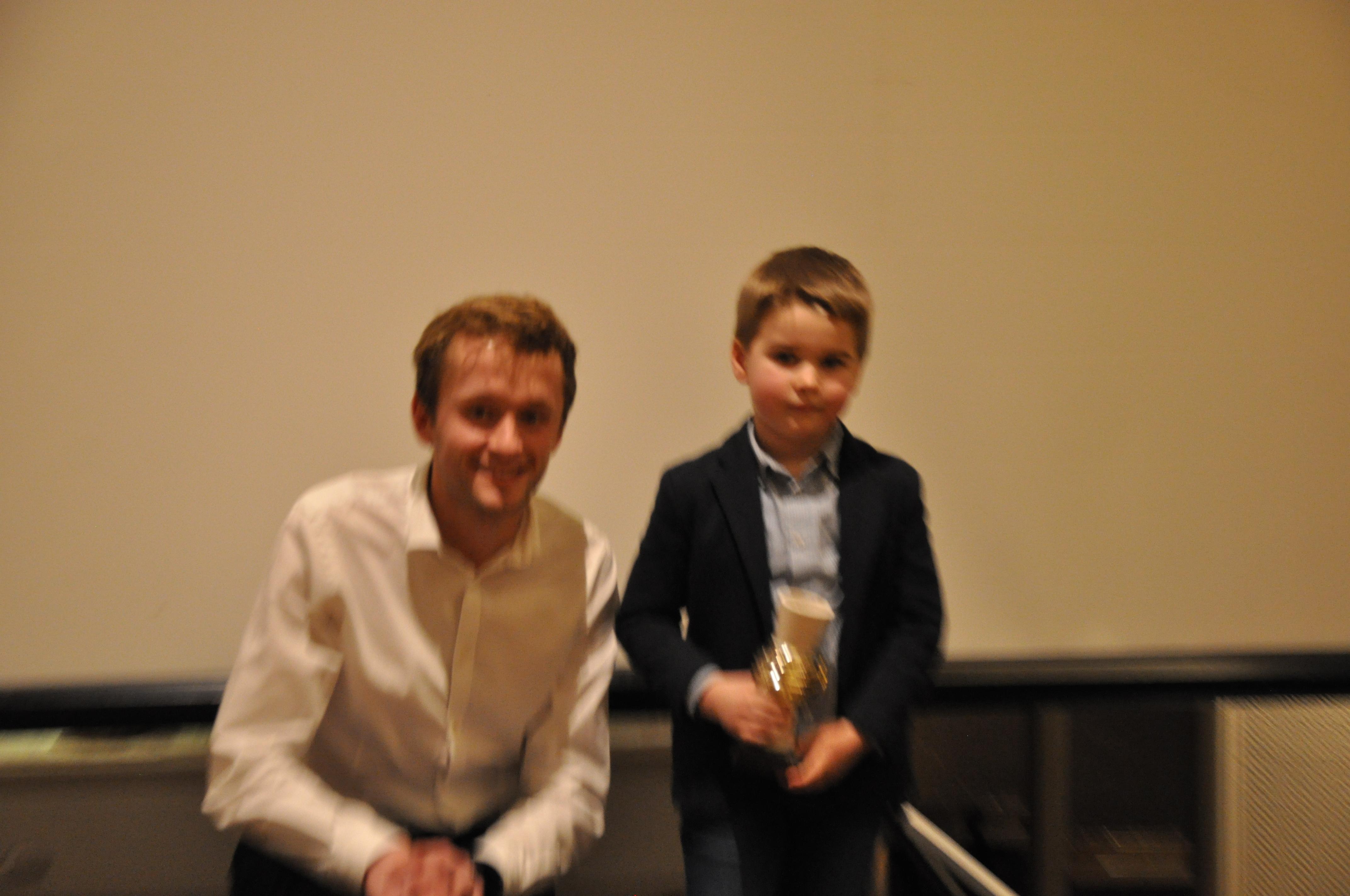 17-6-12-fond-asduif-jonge.jpg