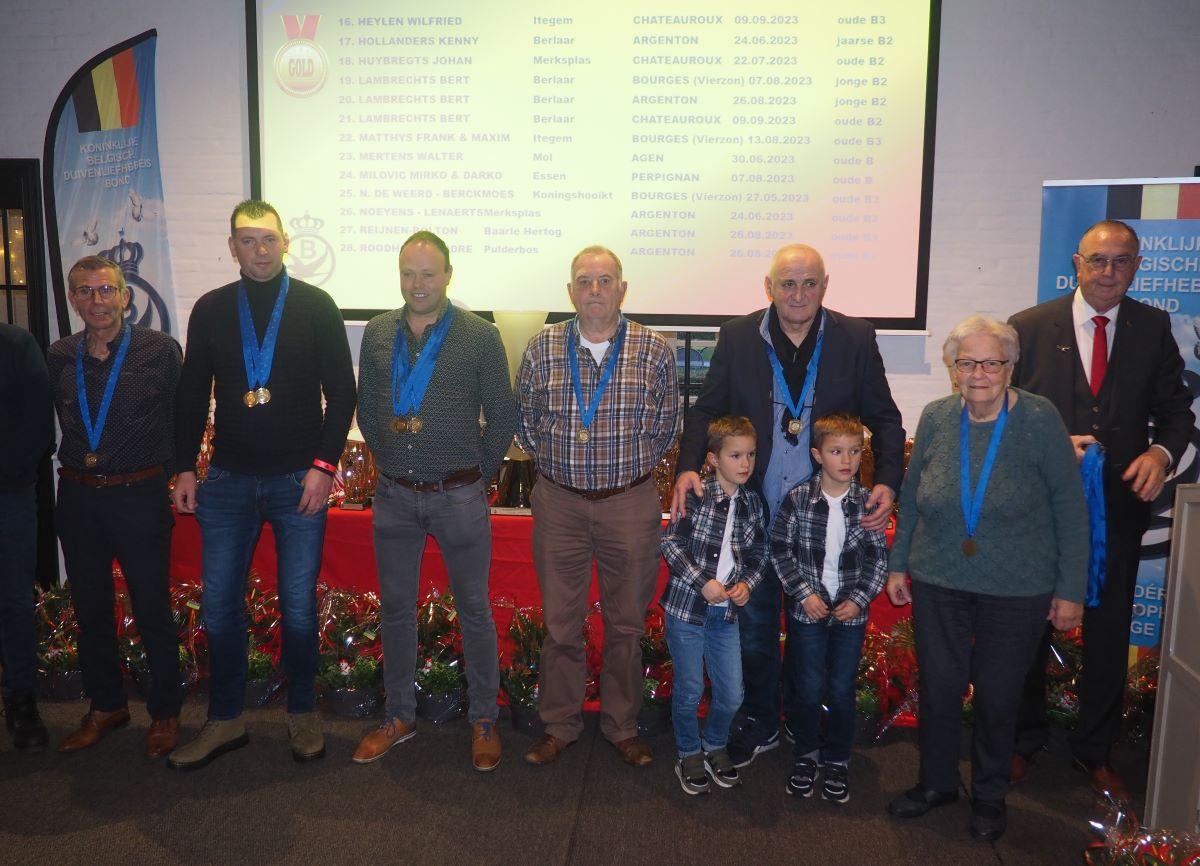 pitts-2023-12-09-pitts-pe-antwerpen-antwerpse-winnaars-zonale-wedvlucht-3-pitts.jpg