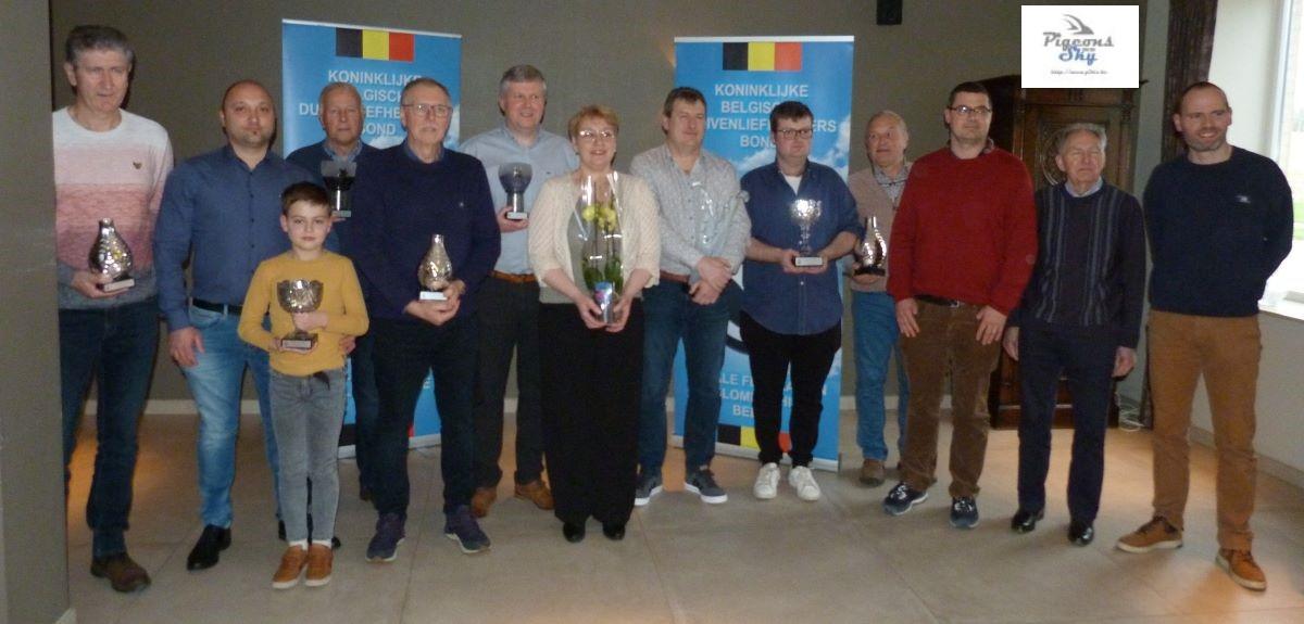 pitts-2023-pe-vlaams-brabant-kampioenschappen-2023-12getekende-1ste-kampioenen-foto.jpg