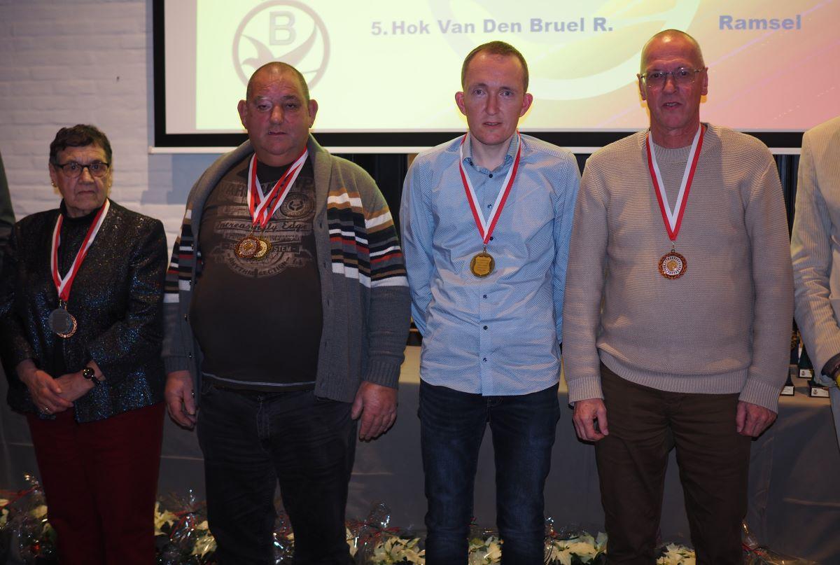 pitts-2024-12-14-pe-antwerpen-grote-halve-fond-asduif-jonge-2.jpg