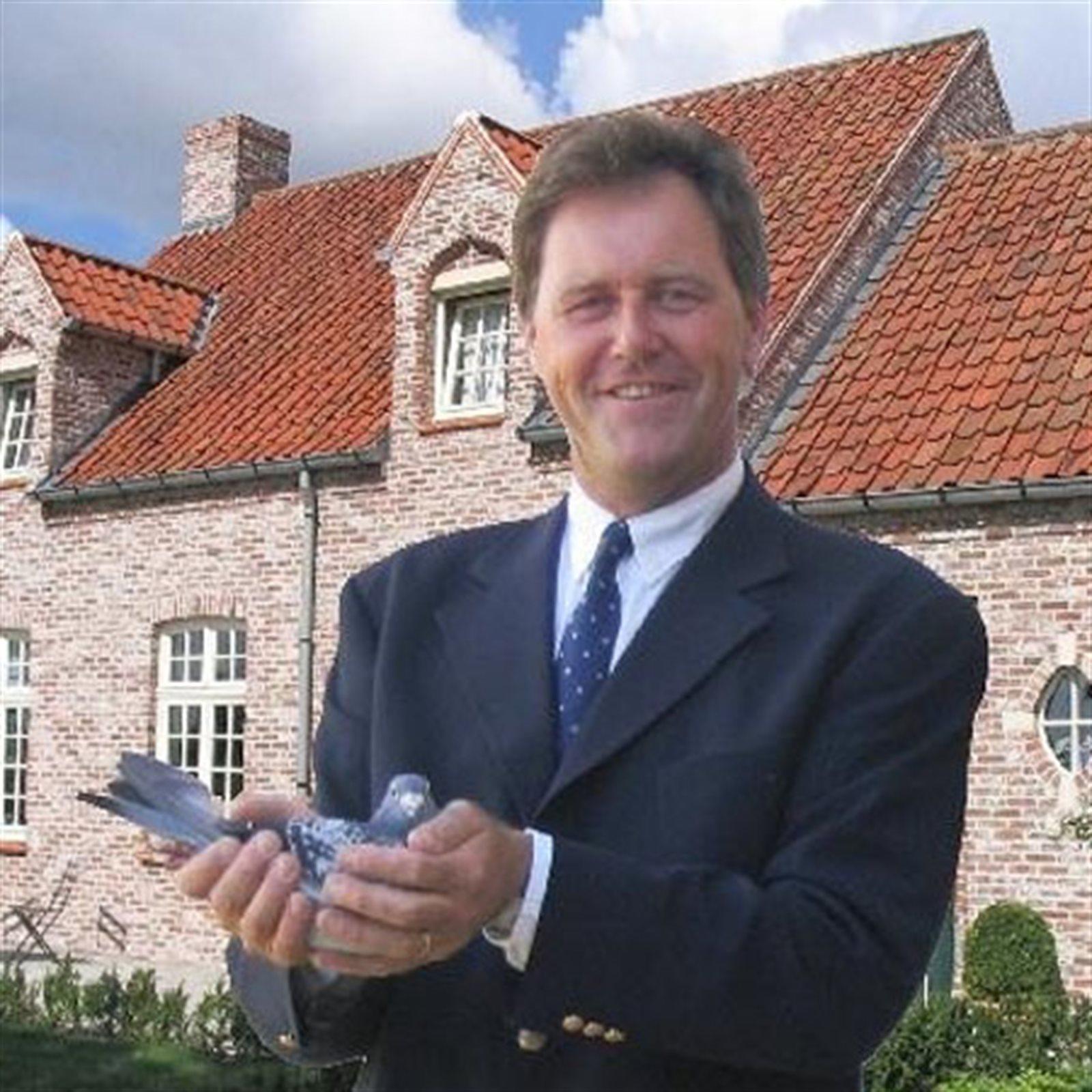 74-VAN HOECKE LUC FOTO LH