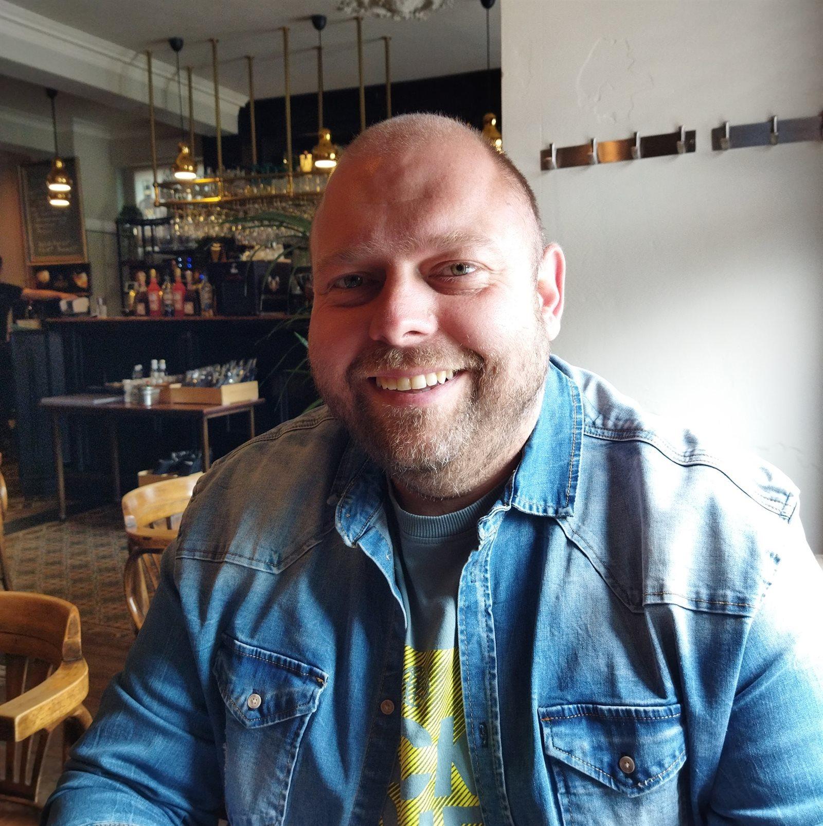 233613-211023-peters-john-detaillarge-detaillarge