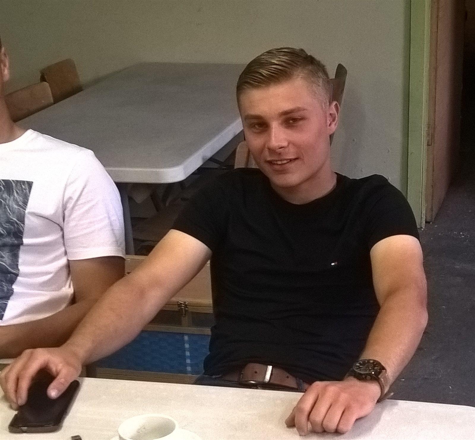 De Deyn -Van Snick ( Liedekerke) schenken een jonge duif 2026 op afspraak.