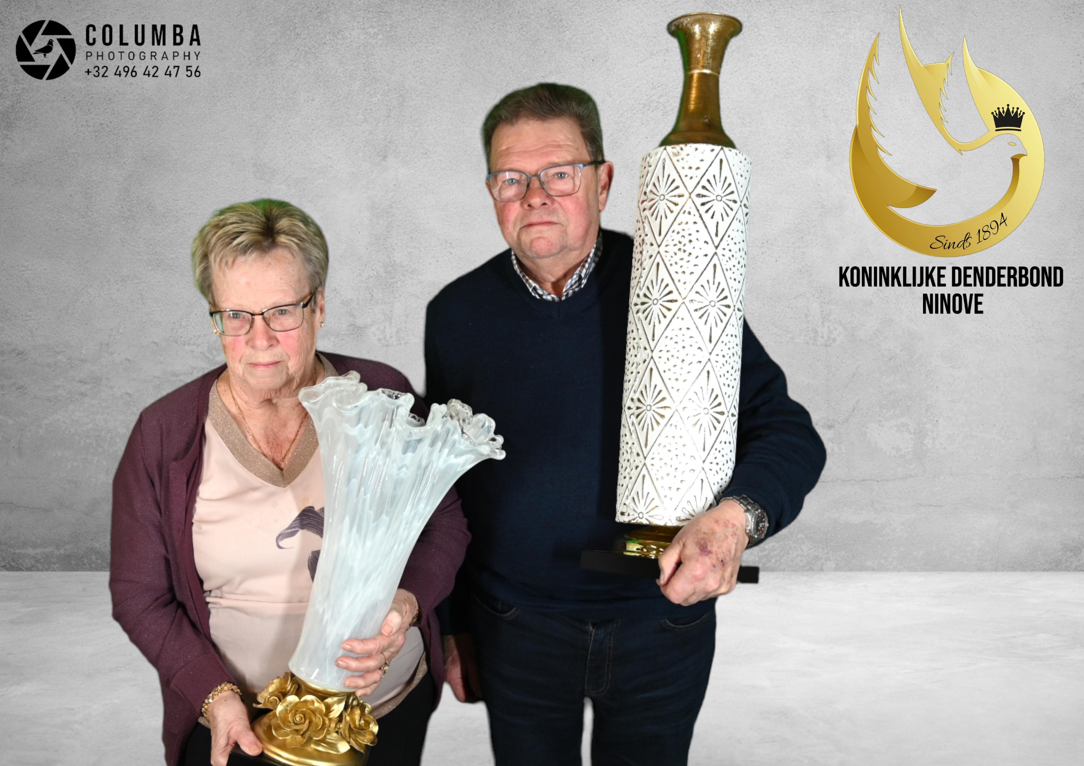 De Stercke Etienne (St Maria Lierde) schenkt een	jonge duif 2026 op afspraak.