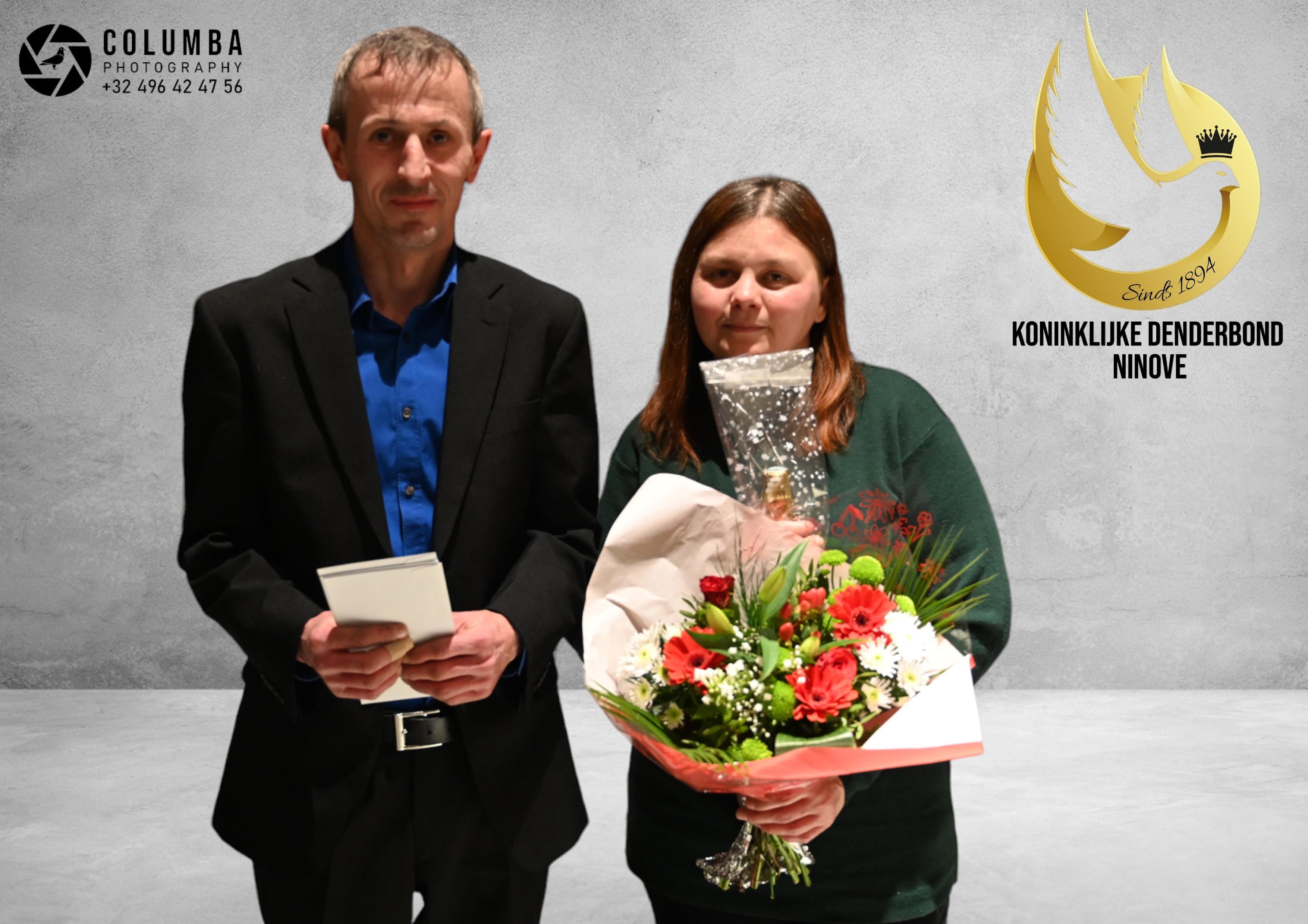 Filipovics Michaela (Liedekerke) schenkt een	jonge duif 2026 op afspraak.