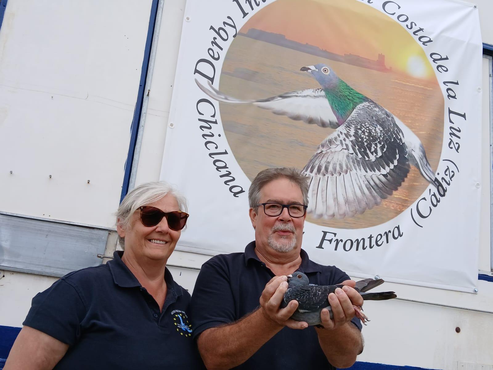 Ipac Belgium (Lennik) schenken een jonge duif 2026 op afspraak.