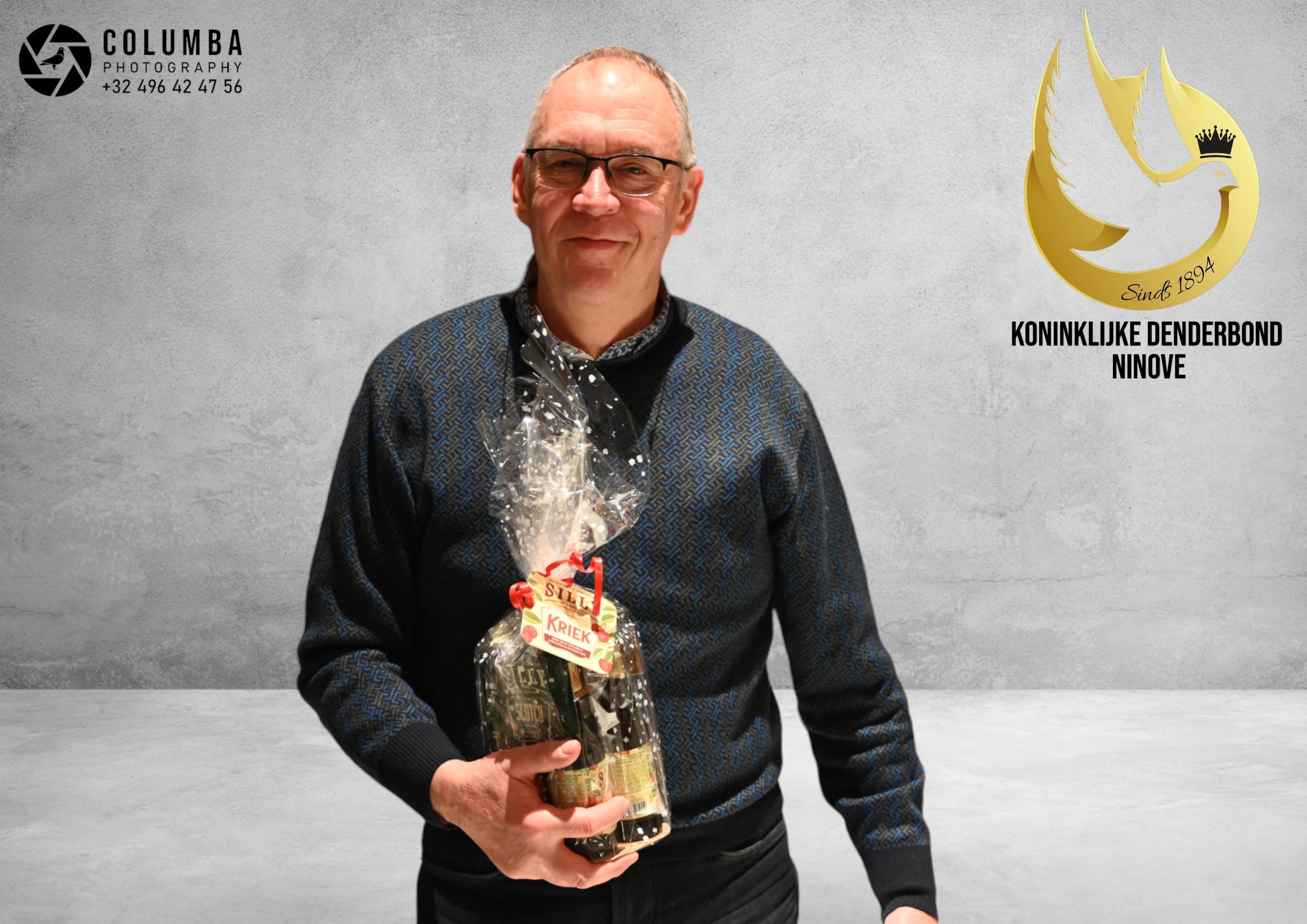 15- Delgof Rudy	(Baardegem) schenkt een	jonge duif 2026 op afspraak.