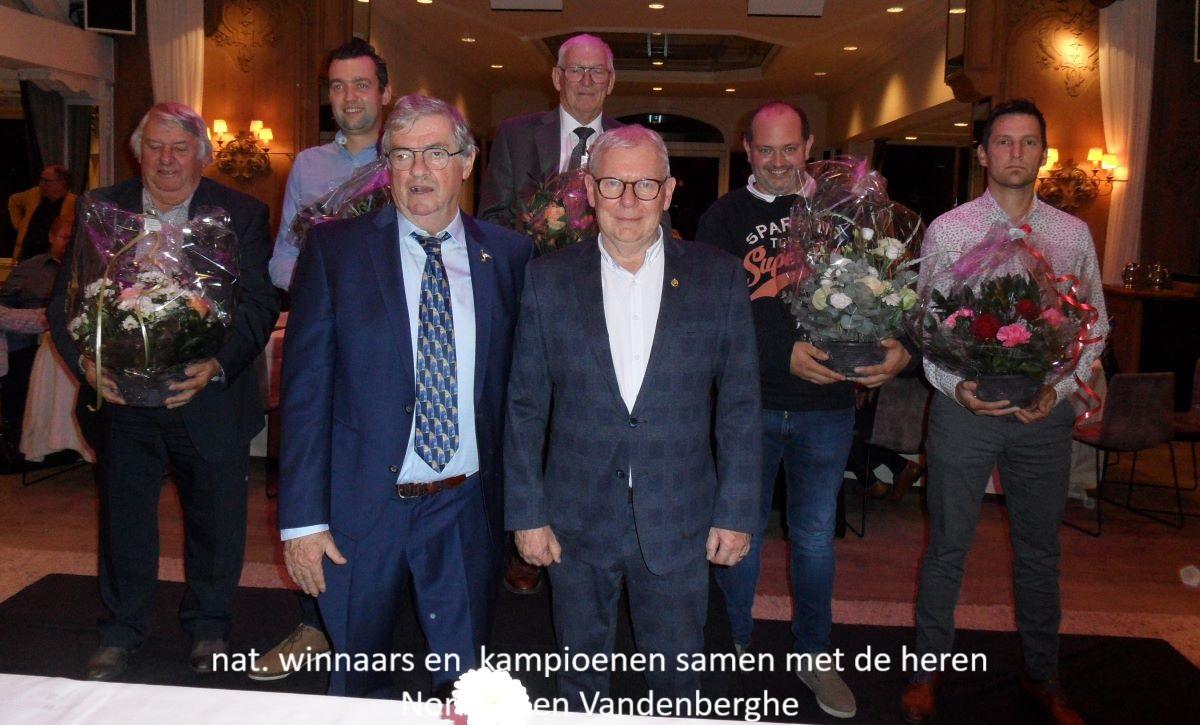 nat. winnaars en  kampioenen samen met de heren Norman en Vandenberghe