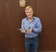 Gerry Casteleyn (Houthulst) schenkt een jonge duif  2026 op afspraak