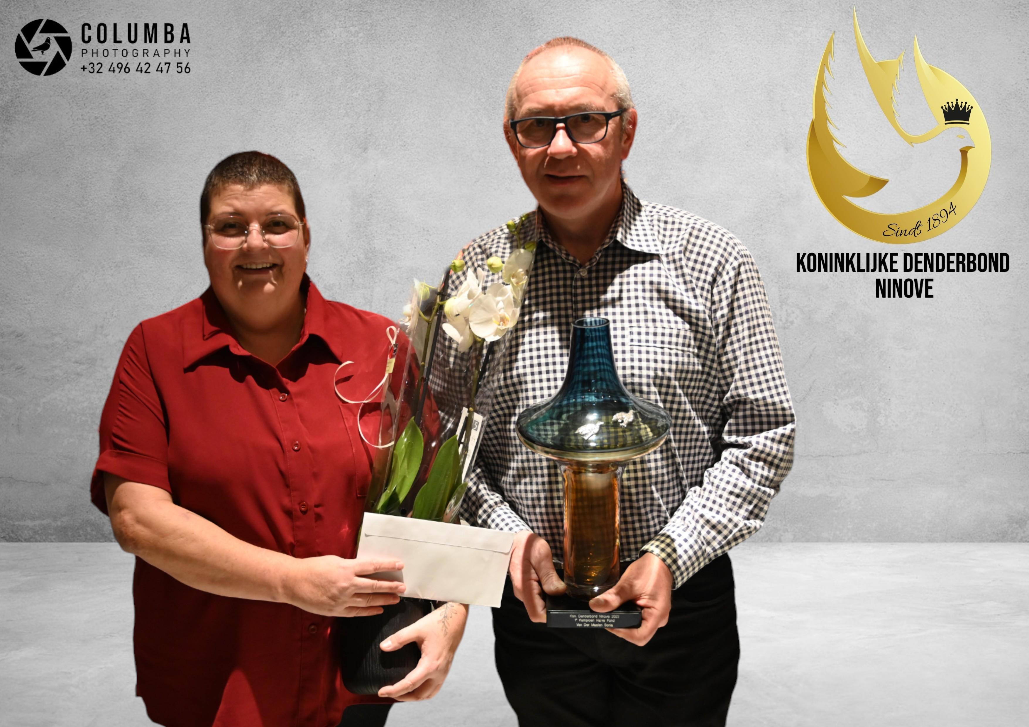 Van Der Maelen Sonia ( Aspelare ) schenkt een	jonge duif 2026 op afspraak.