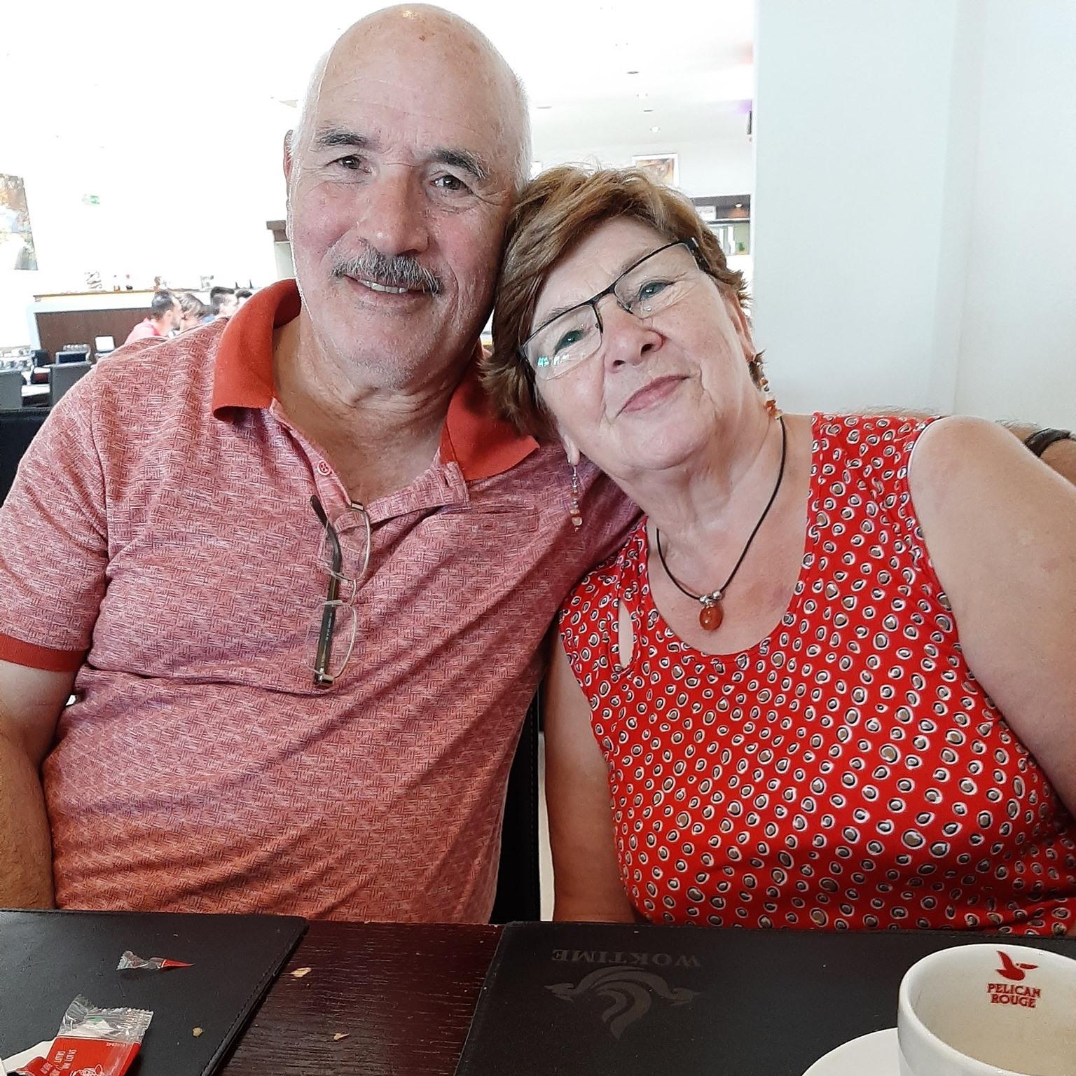 42- Steppe Kamiel (Okegem) schenkt een	Koppel jonge duiven 2026 op afspraak.