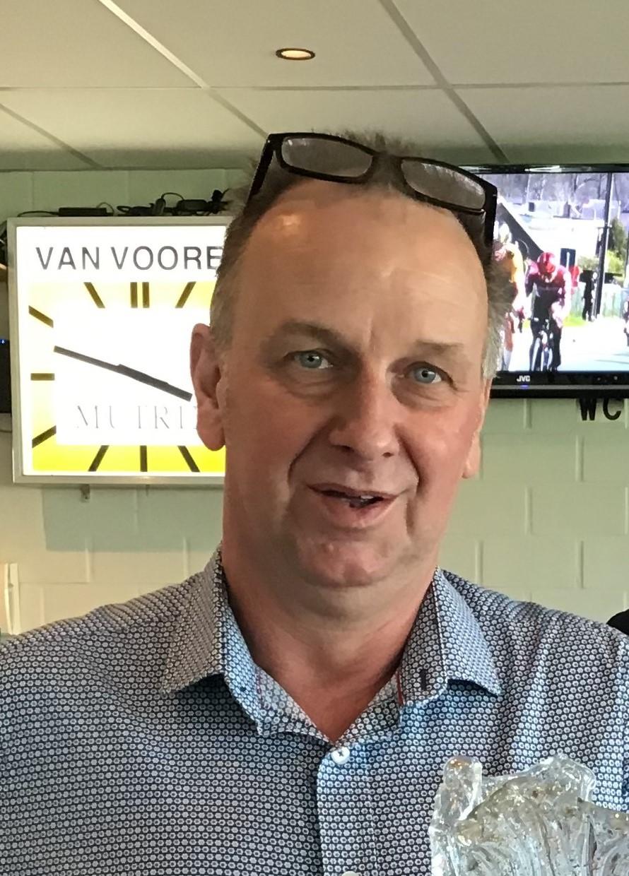 Vyvey Mario, Kluizen - jonge duif op afspraak