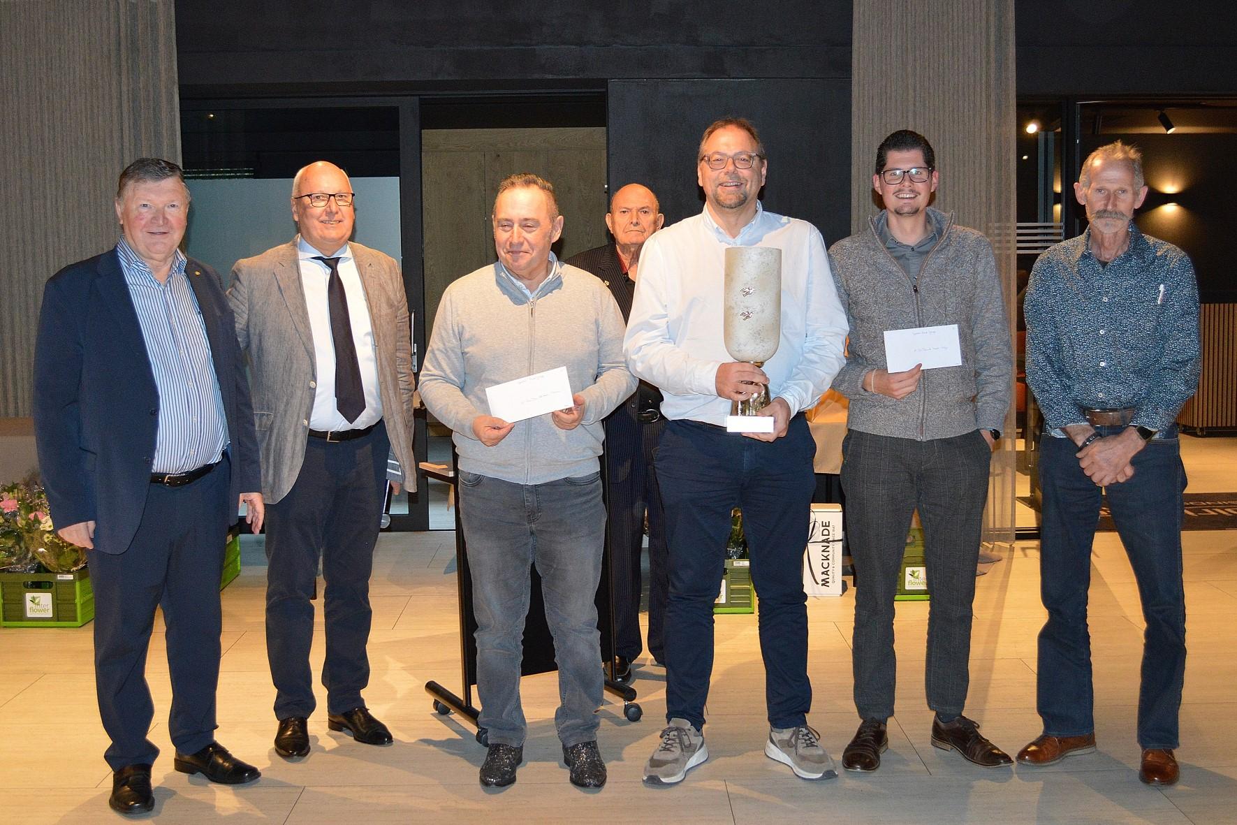 Kampioen fond jonge duiven (gratis) 1) Van Denn Abbeel-Peleman 2) Parez-Van De Walle 3) Karel & Stijn De Rouck