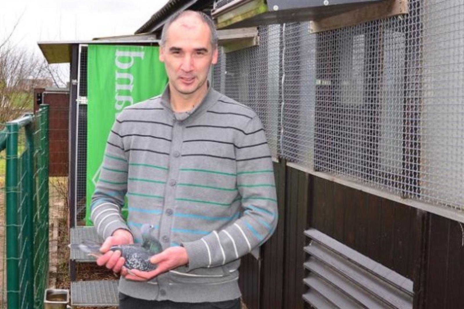 52- Van Roy Geert (Asse) schenkt een	Koppel eieren op afspraak.