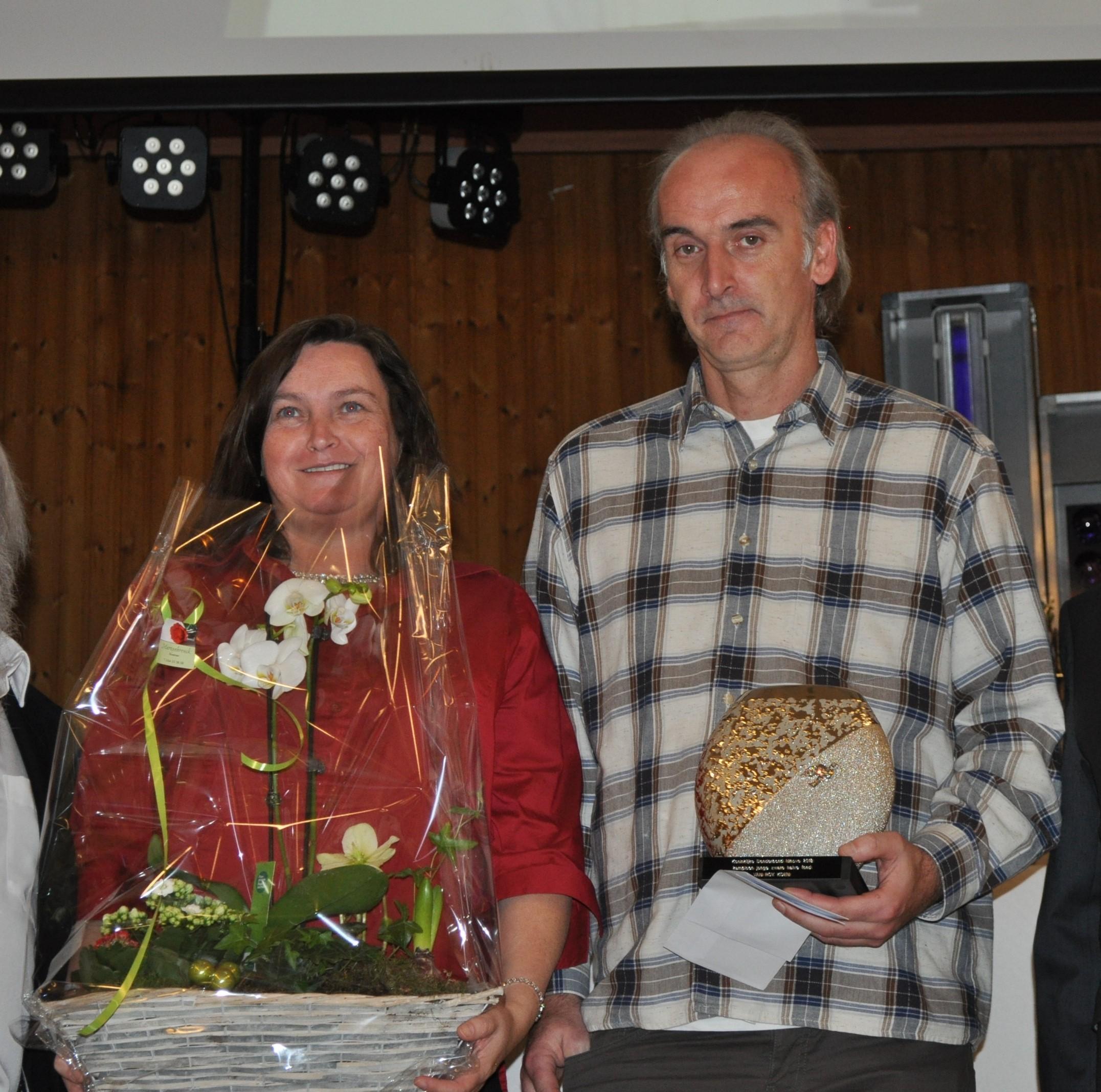 53- Van Roy Koen (Asse)	schenkt een jonge duif 2026 op afspraak.