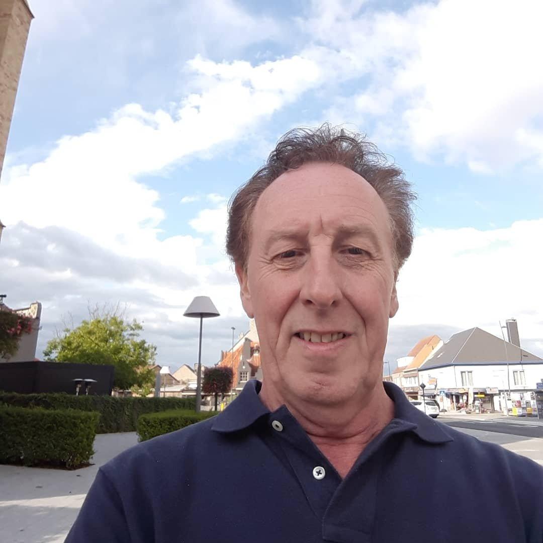 Motte Alain	(Tollembeek) schenkt een jonge duif 2026 op afspraak.