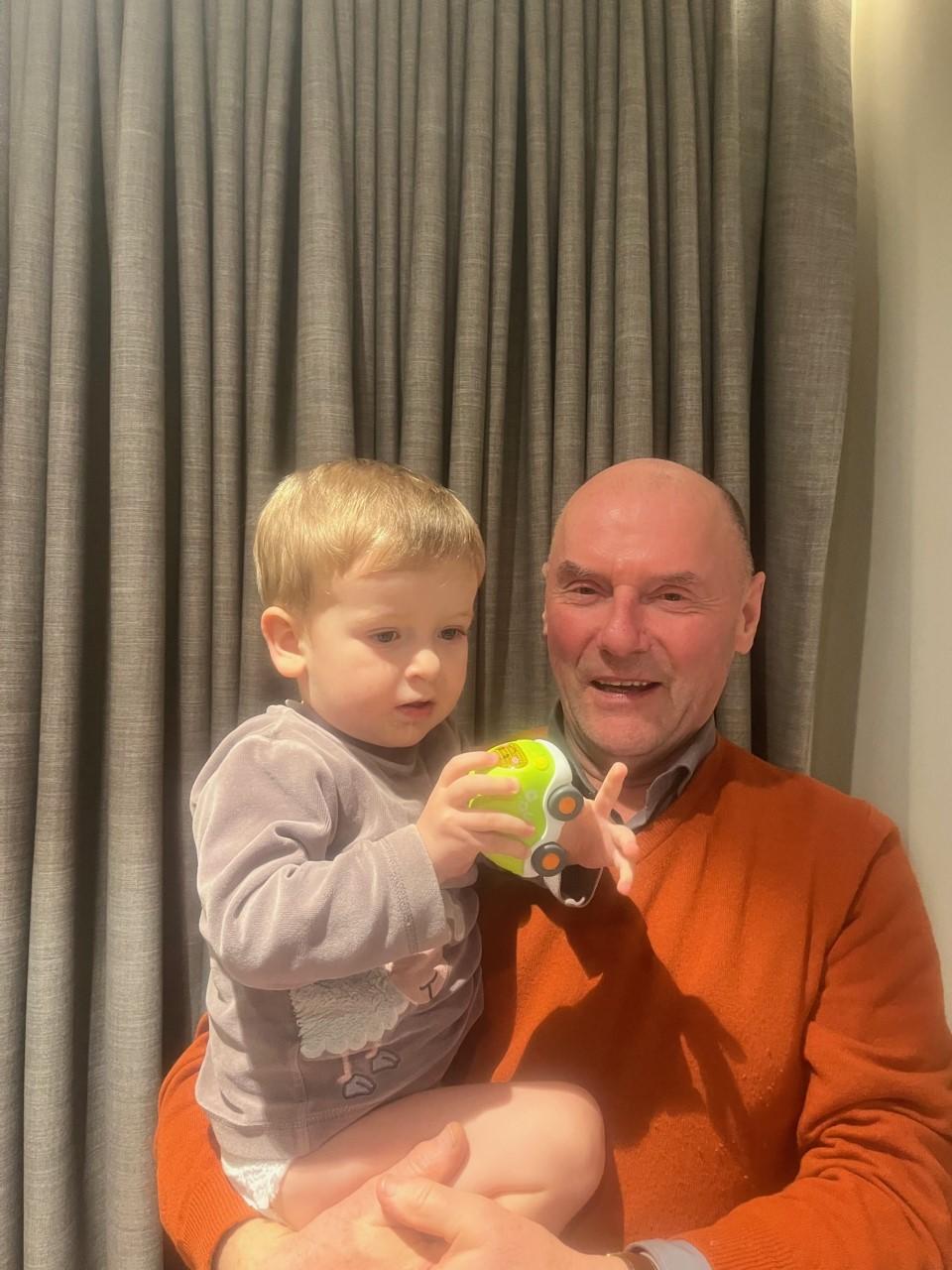 Slots Ignace: Schenkt een KOPPEL jongen T.P.