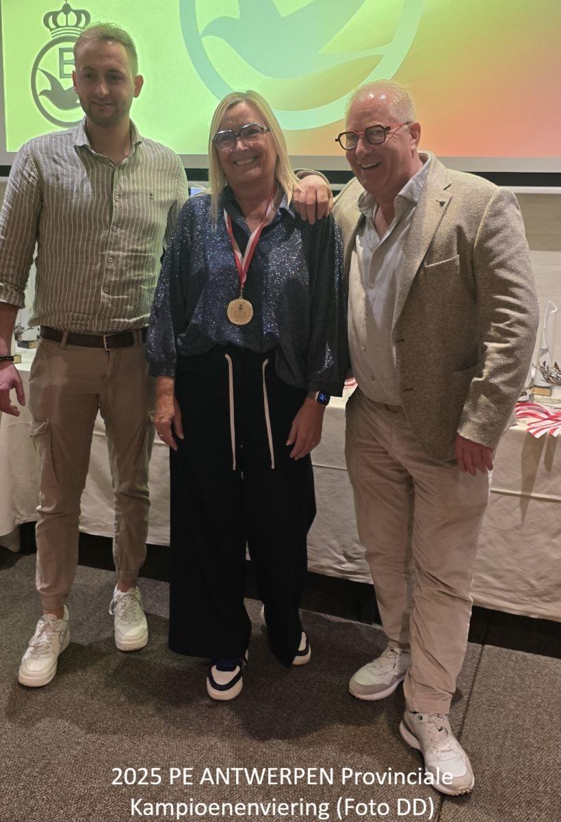 PITTS-20251213-PITTS-Van Oeckel Bart & Nance-4 (Asduif Grote Hafo oude & jaarse-2)