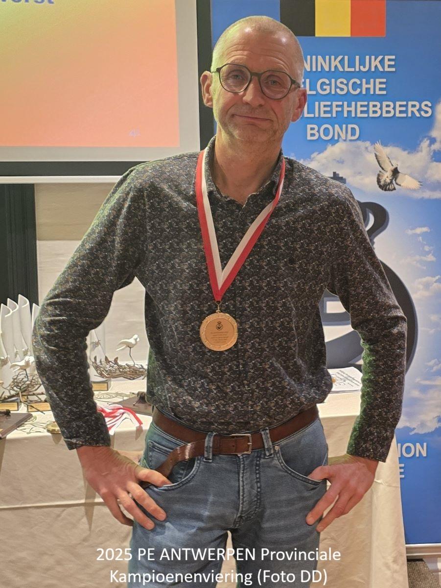 PITTS-20251213-PITTS-Van Olmen Bart-1 (Asduif Grote Fond oude & jaarse)