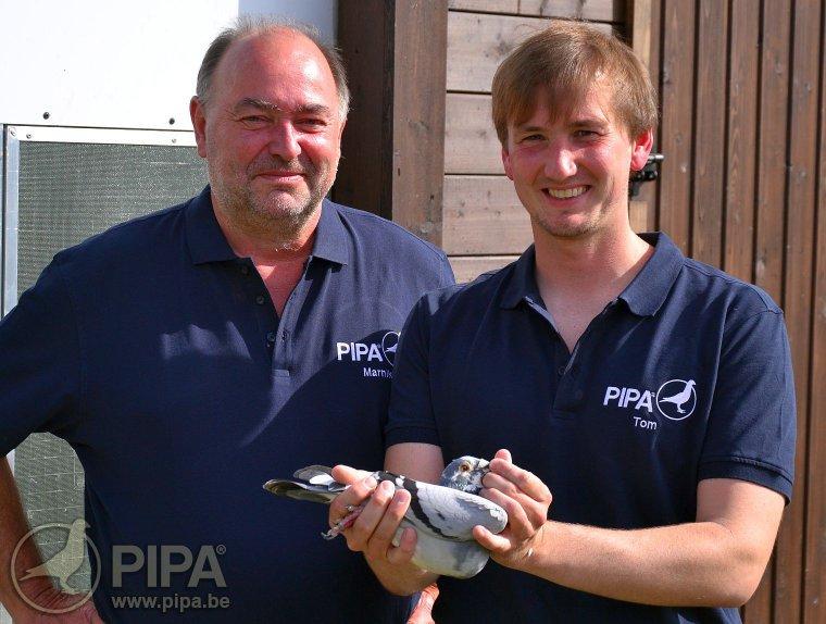 VAN GAVER TOM & MARNIK -- Moortsele