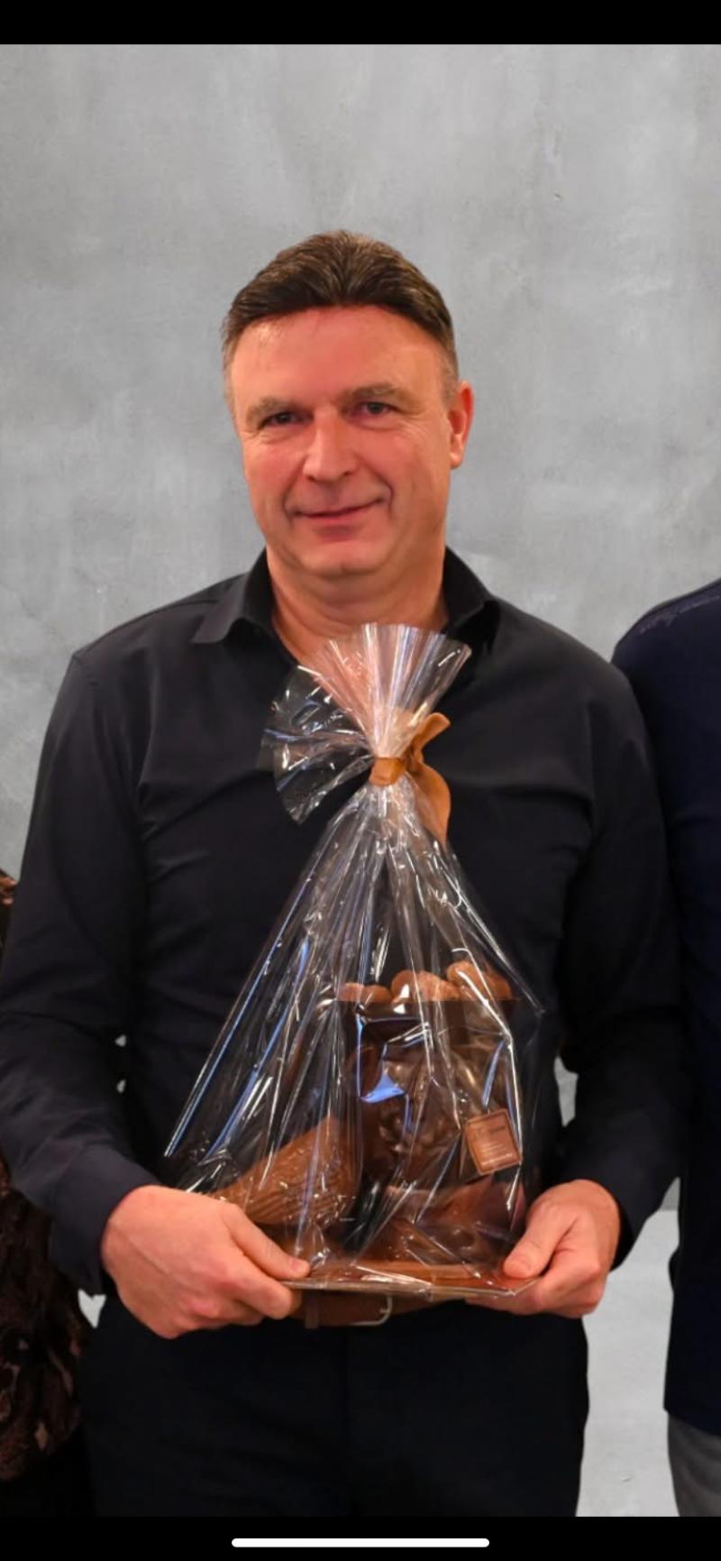 60- Piens danny (Dikkelvenne) schenkt een	jonge duif 2026 op afspraak.