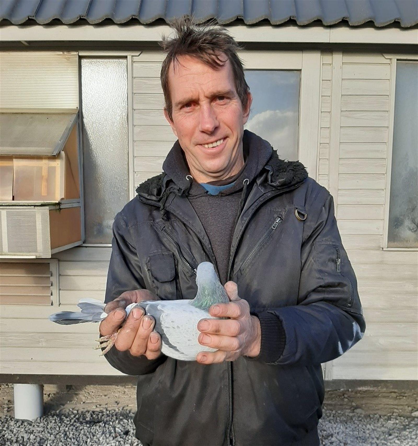 DE BACKER FILIP, OOSTROZEBEKE