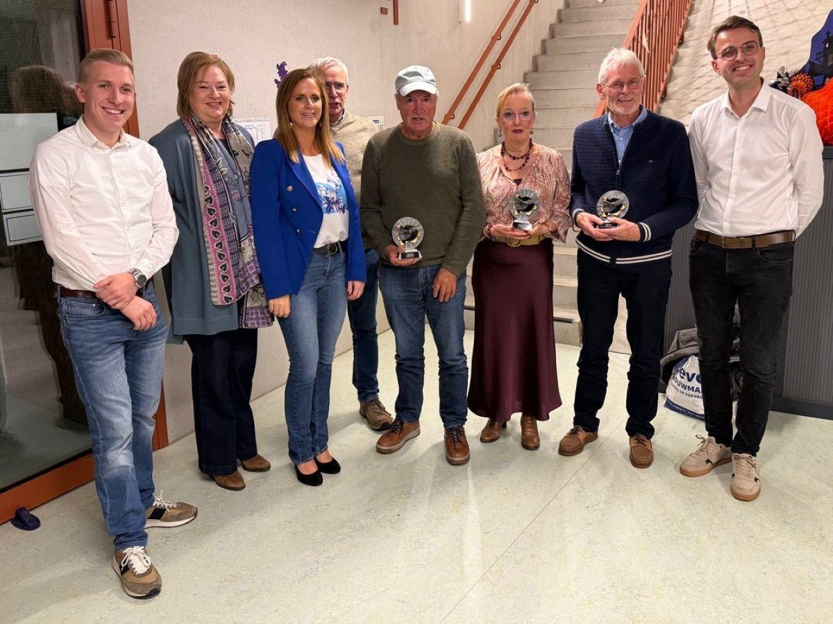 Huldiging kampioenen halve fond duivenbond Bouwel