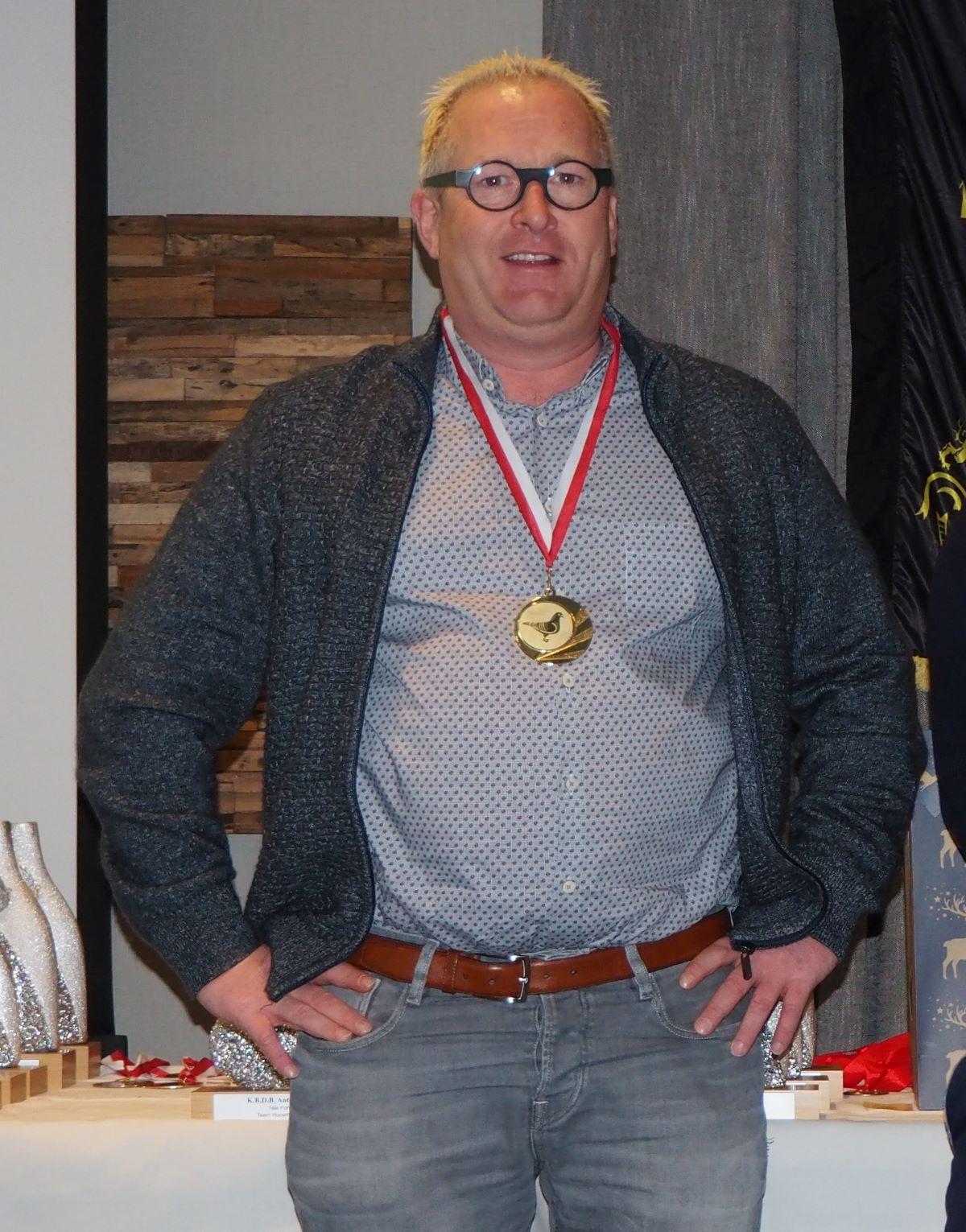 pitts-2019-12-07-vanoeckelbart-1.jpg