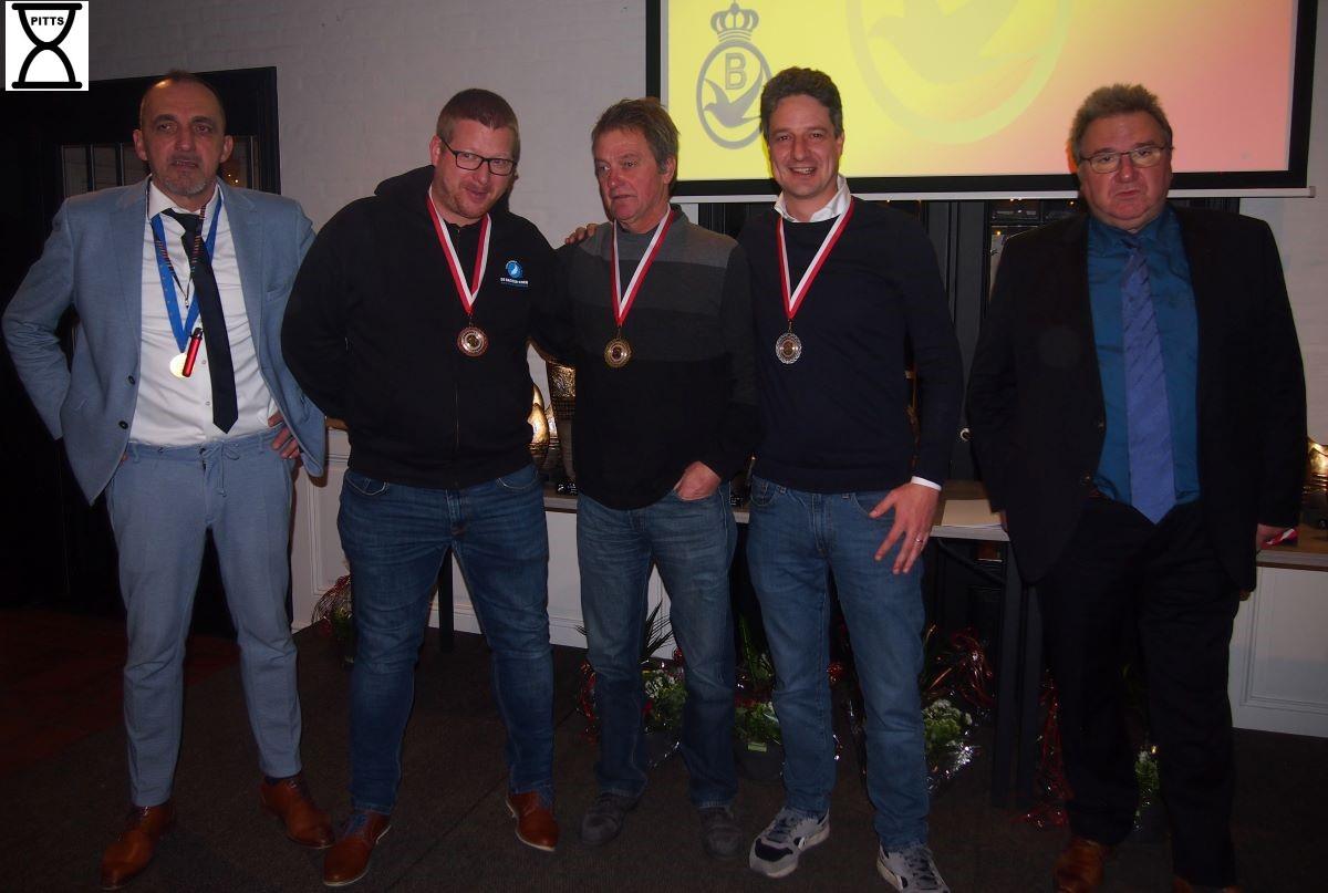 pitts-2022-12-10-pitts-pe-antwerpen-prov-asduif-grote-fond-oude-podium-pitts.jpg