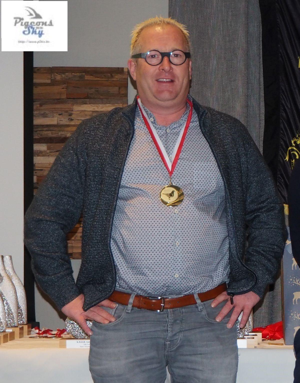 pitts-2019-12-07-vanoeckelbart-1.jpg